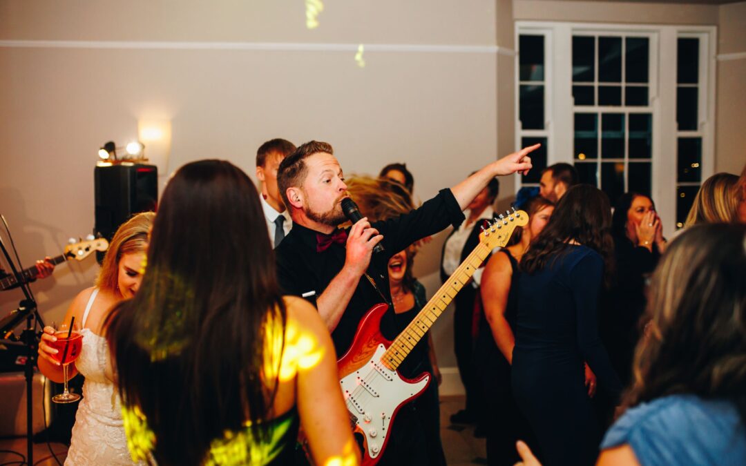 How can I make my wedding more interactive live entertainment